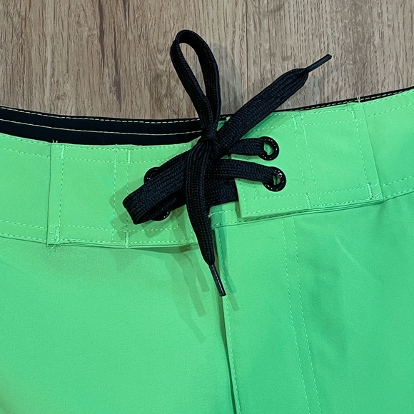 NWOT Mossimo Swim Trunks - Picture 3 of 6